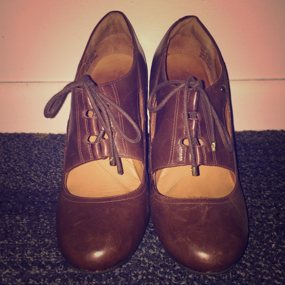 Clark’s indigo pumps/heel